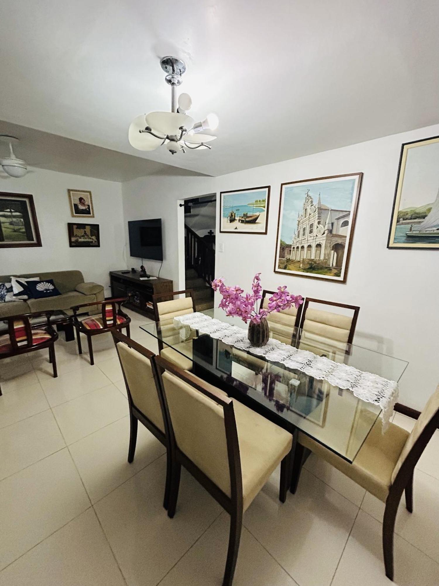 Holiday home Casa 4/4, Cond. Fechado Com Piscina-150m2 Salvador